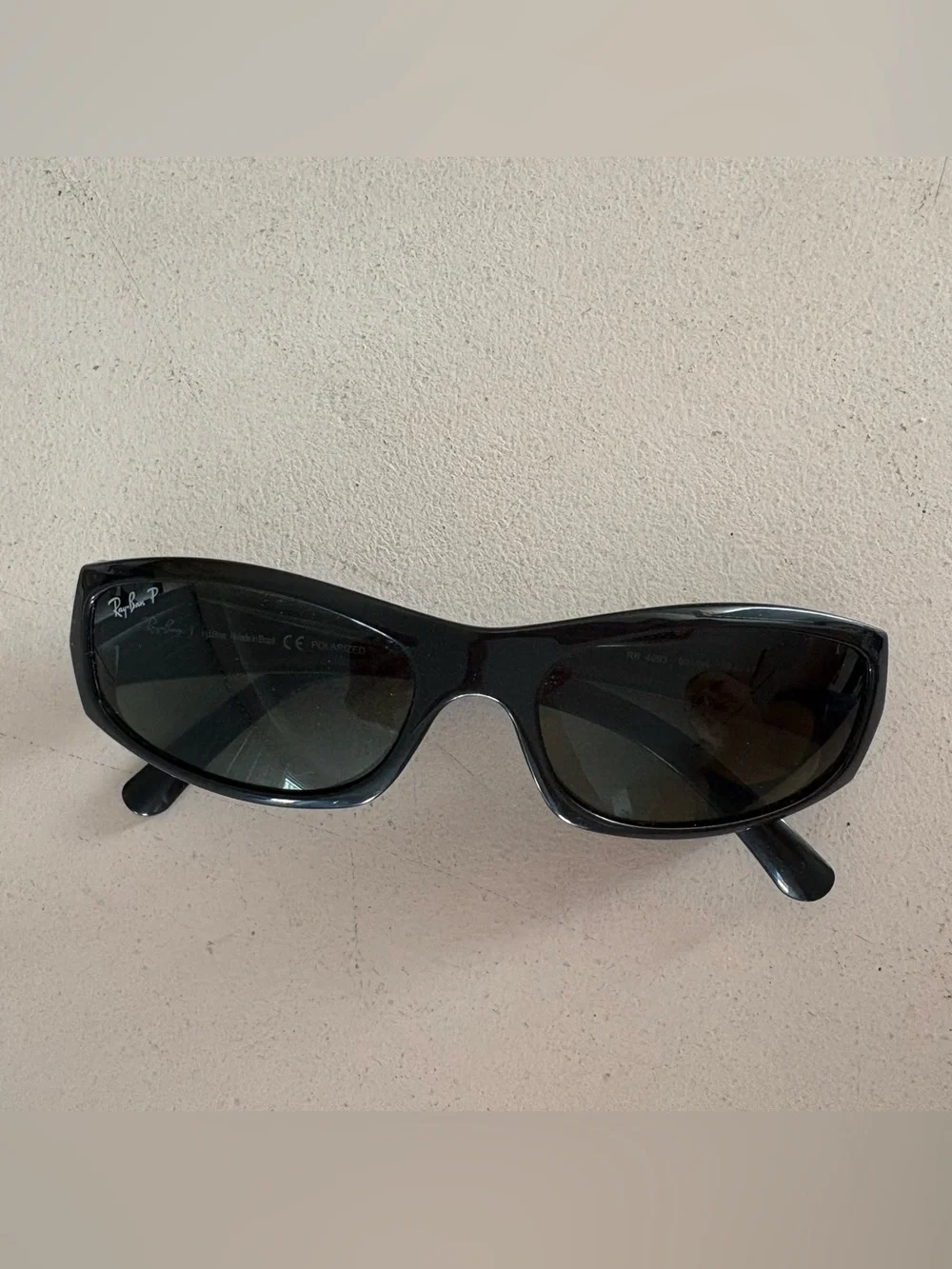 Ray-Ban Black Polarized Sunglasses with Dark Lenses